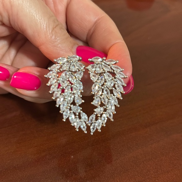 925 silver ANGEL WINGS opening adjustable ring Marquis CZs
NWOT - Picture 4 of 7